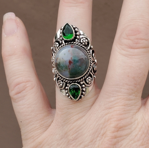 New Bloodstone and Peridot 925 Silver Statement Ring. - Picture 16 of 16